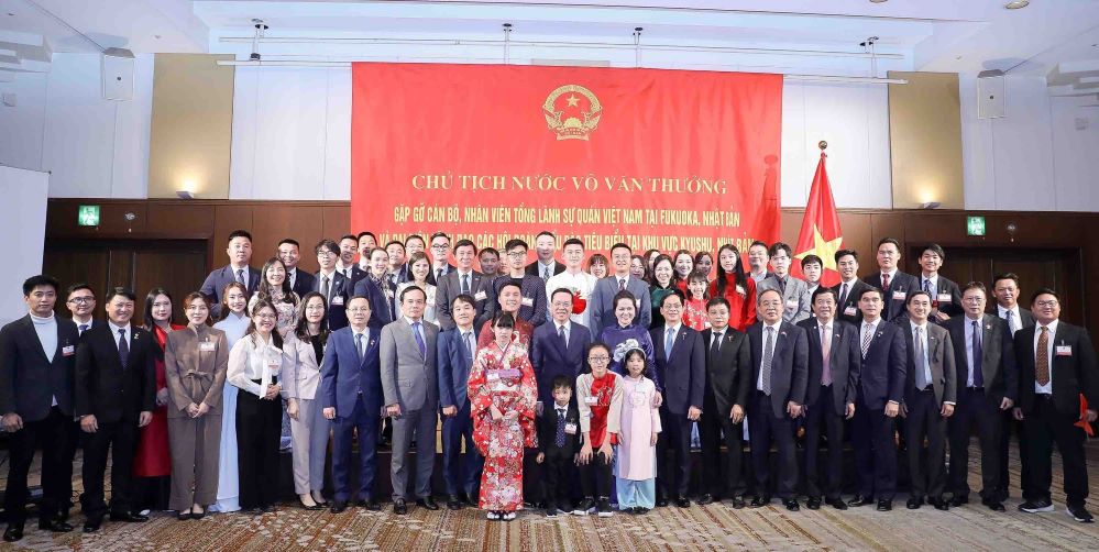 Staatspräsident Vo Van Thuong trifft Vertreter der Vietnamesen auf Kyushu