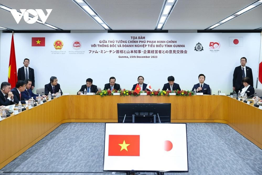 Diskussion zwischen Premierminister Pham Minh Chinh und führenden Unternehmen der Präfektur Gunma
