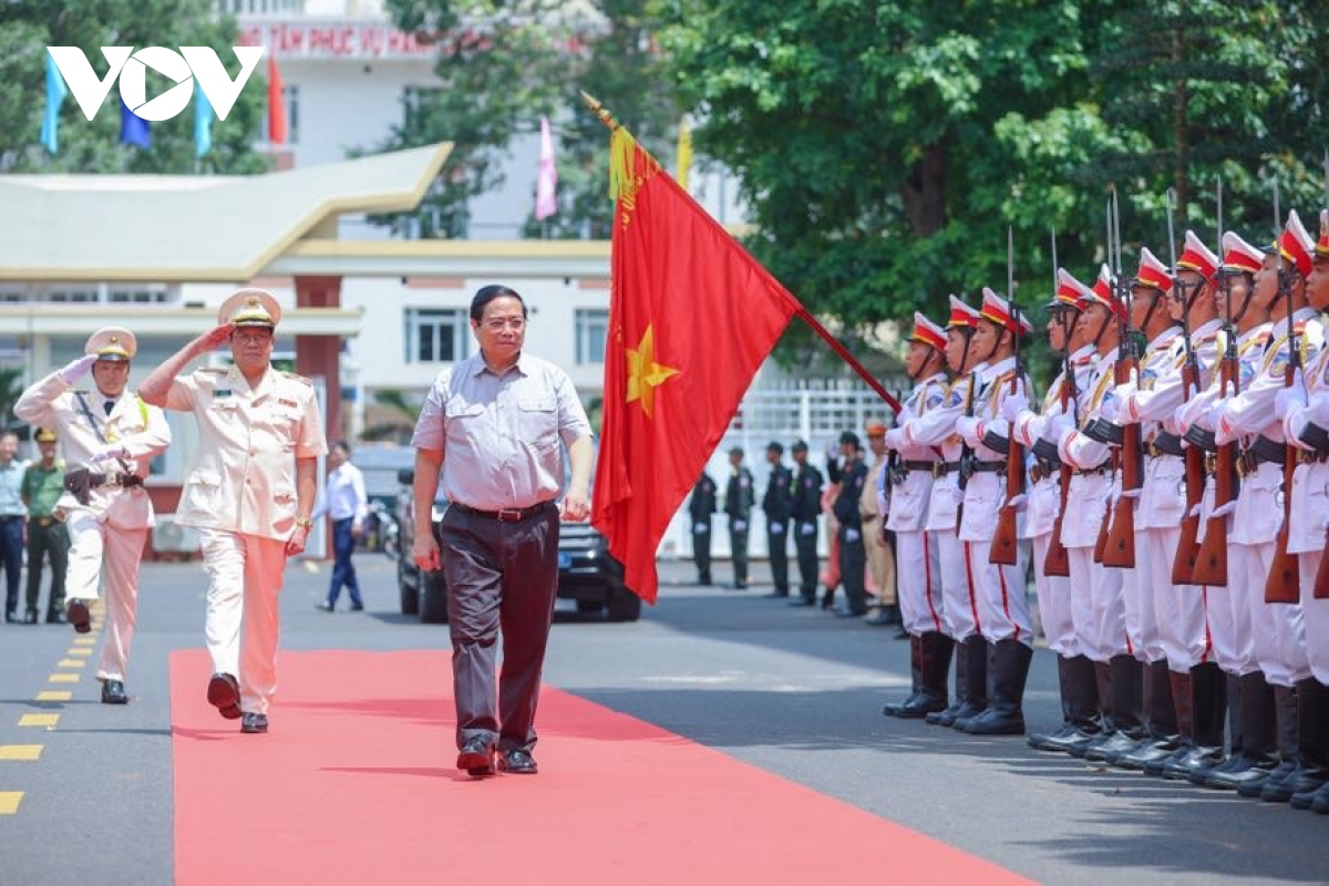 Premierminister Pham Minh Chinh besucht Streitkräfte der Provinz Dak Lak