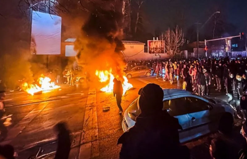 អ៊ីរ៉ង់ព្រមានថា នឹង​វាយប្រហារលើអ៊ីស្រាអែល ប្រសិនបើរងការ​វាយ​ប្រហារដោយសហរដ្ឋអាមេរិក