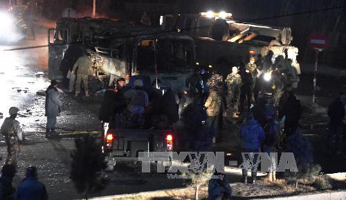 Serentetan serangan terjadi di Afghanistan, sehingga menewaskan sedikit-dikitnya 19 orang