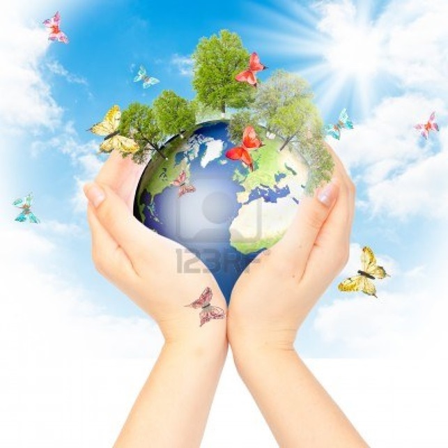 Menyampaikan hadiah Sayembara gagasan kaum muda demi target lingkungan hidup yang berkesinambungan