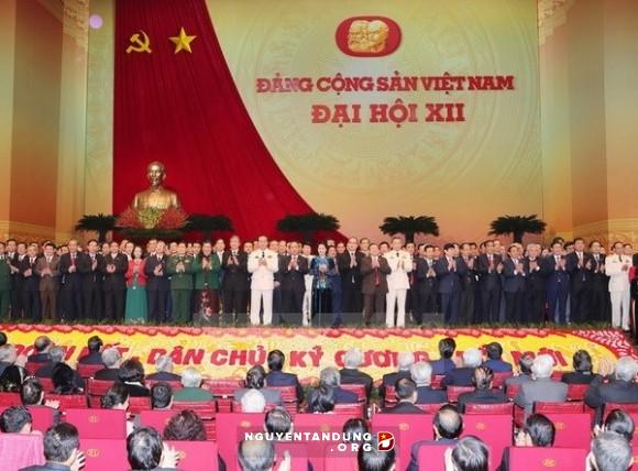 Rakyat di seluruh negeri merasa gembira atas suksesnya Kongres Nasional ke-12 PKV