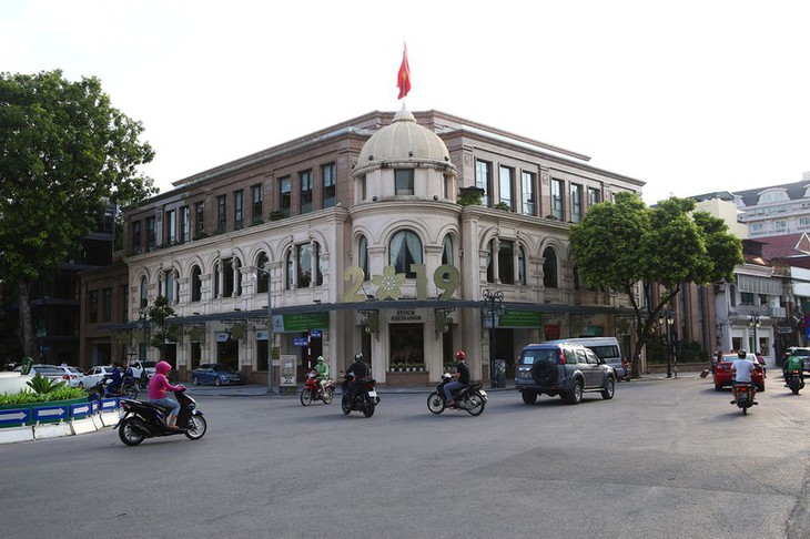 Foto-foto tentang Jalan Trang Tien - jalan megah di Kota Hanoi pada zaman dulu dan dewasa ini