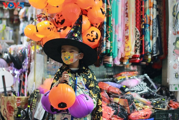Suasana Halloween di Kota Hanoi