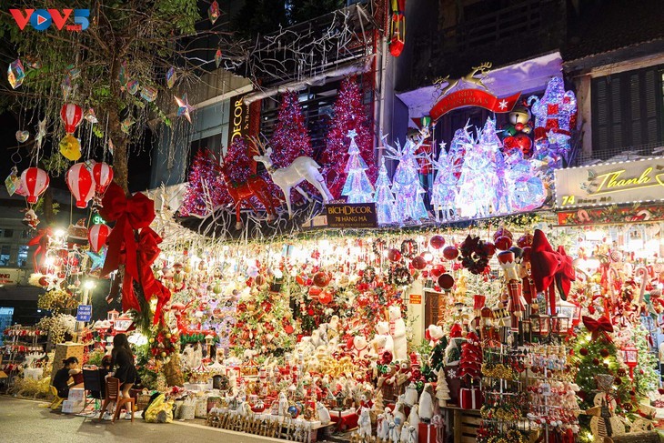 Jalan Hang Ma yang Berwarna-warni Menyambut Hari Natal