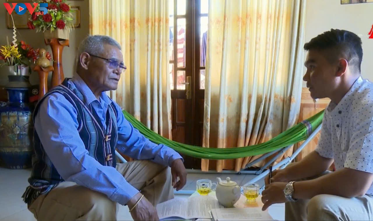 Sesepuh Desa K’Brep – Seniman Berbakat yang Menyumbangkan Tanah untuk Pembangunan Desa Baru