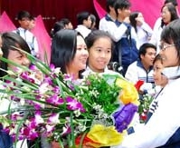 Всю свою душу вкладывает в педагогическую работу учительница Нго Тхи Тху Ха