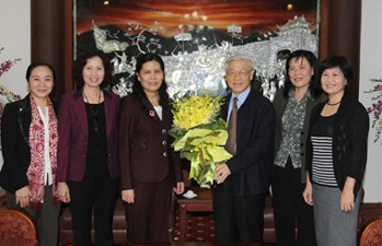 Генсек ЦК КПВ высоко оценил роль женщин в деле строительства и защиты страны