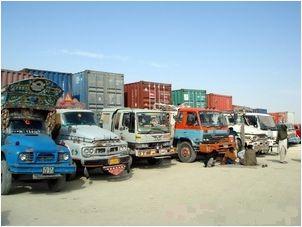 Пакистан требует от НАТО платить за транзит грузов