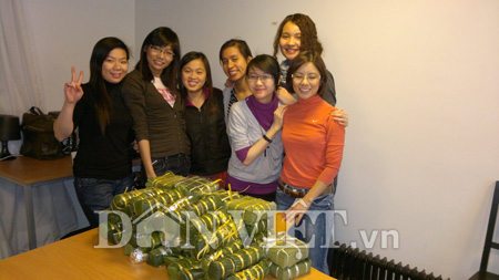 Новогодние подарки от молодых друзей из разных стран мира