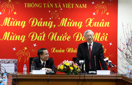 Нгуен Фу Чонг посетил штаб-квартиры канцелярии ЦК КПВ и ВИА в Ханое