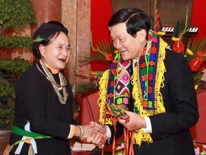 Президент Чыонг Тан Шанг принял делегацию нацменьшинств в провинции Хазянг