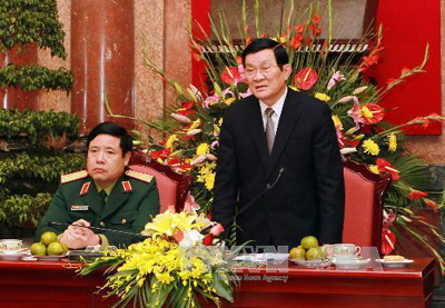 Рабочая встреча президента Чыонг Тан Шанга с министерством обороны