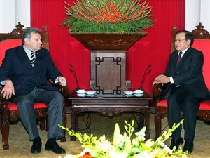 Во Вьетнам с рабочим визитом прибыла делегация Компартии Болгарии