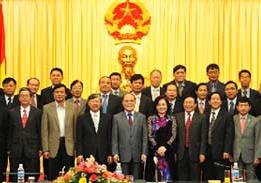 Нгуен Шинь Хунг принял глав представительств Вьетнама за границей