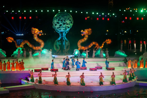 Спектакль «В мире воцарилось спокойствие» в рамках Фестиваля Хюэ-2012