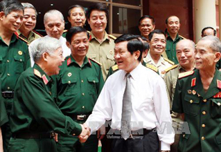 Президент СРВ провел рабочую встречу с Обществом вьетнамских ветеранов войны