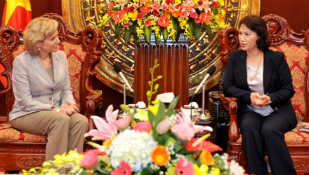 Вице-спикер Вьетнамского парламента  Нгуен Тхи Ким Нган приняла бывшего...