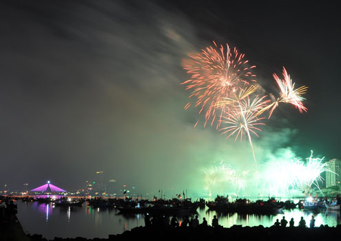 Международный конкурс фейерверков в городе Дананг