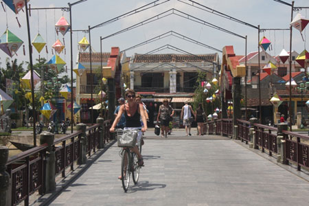 Конференция по снижению бедности и созданию рабочих мест в сфере туризма