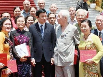 Чыонг Тан Шанг принял делегацию бывших помощников президента Хо Ши Мина