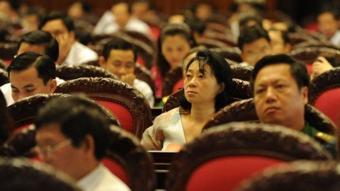 Принятие парламентом СРВ резолюции об отозвании депутата Данг Тхи Хоанг Иен