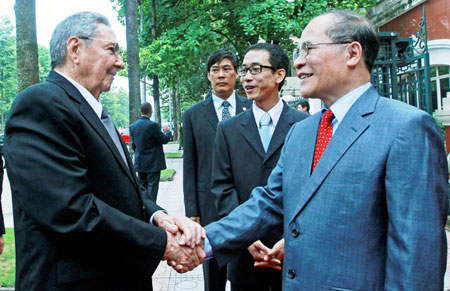 Во Вьетнаме с визитом находится кубинский руководитель Рауль Кастро Рус