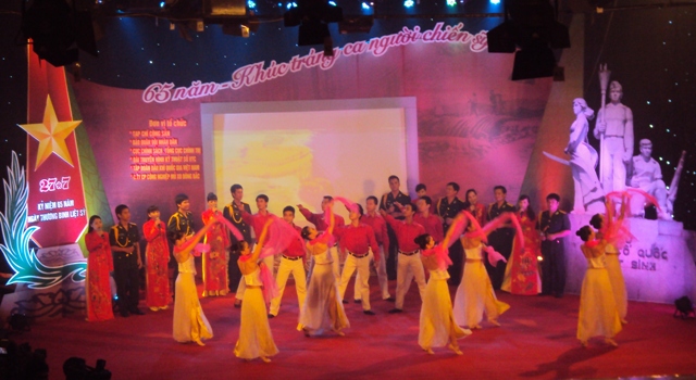 Художественная программа: «65 лет - кантана о бойцах»