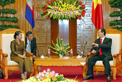 Нгуен Тан Зунг принял постоянного вице-премьера Камбоджи Мен Сам Ан