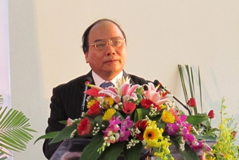 Вице-премьер Вьетнама Нгуен Суан Фук посещает Лаоса с визитом