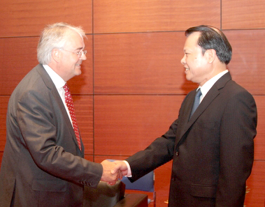 Вице-премьер СРВ Ву Ван Нинь принял председателя Корпорации KPMG