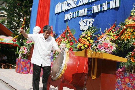 Церемония начала нового учебного года в средней школе Бакли провинции Ханам