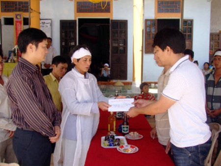 Оказание денежной помощи семьям жертв пожара в России