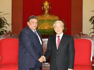 Нгуен Фу Чонг принял делегацию Компартии и правительства Кубы