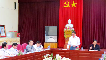 Ле Хонг Ань провел рабочую встречу с руководителями провинции Диенбиен