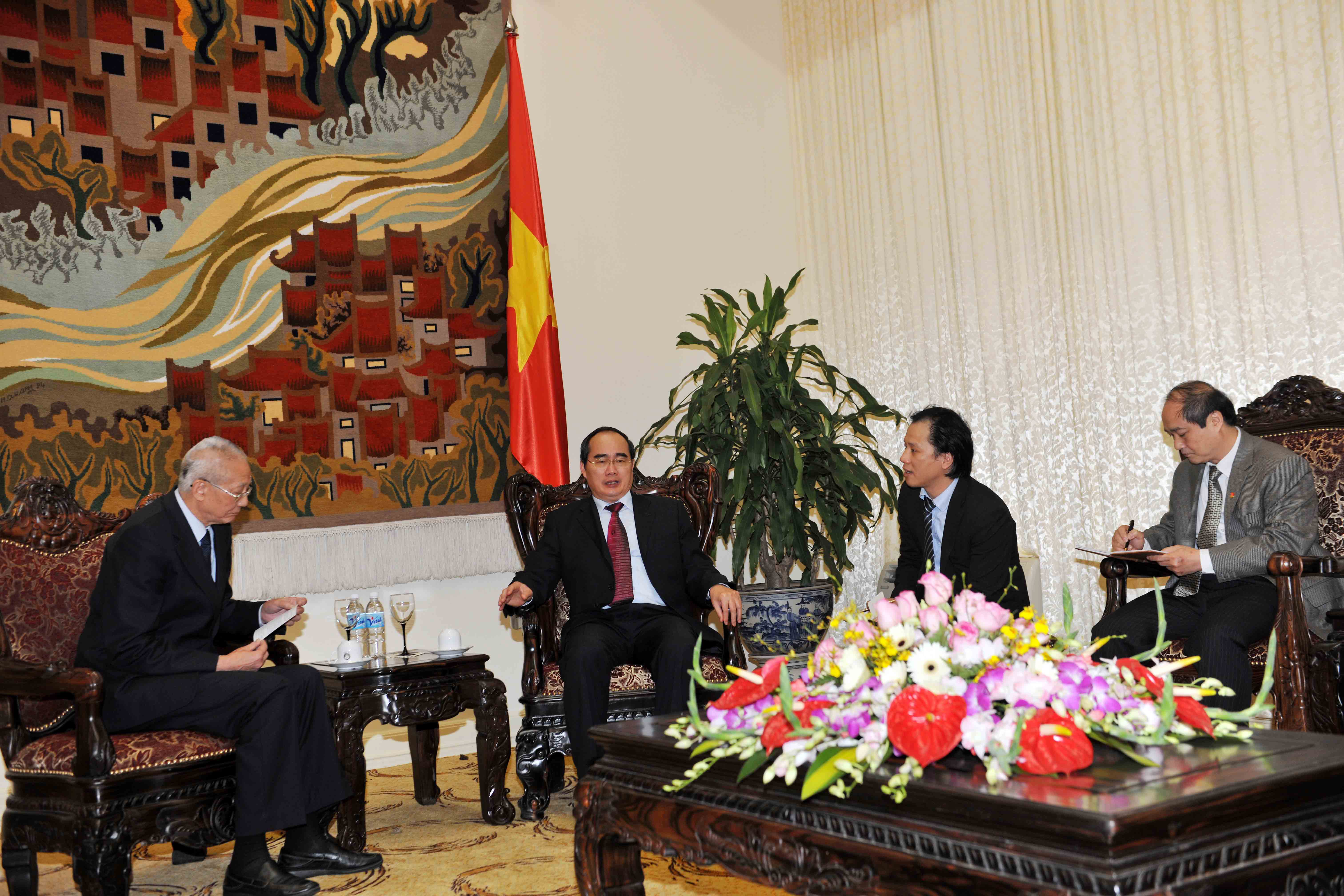 Нгуен Тхиен Нян принял почетного зампредседателя Олимпийского совета Азии