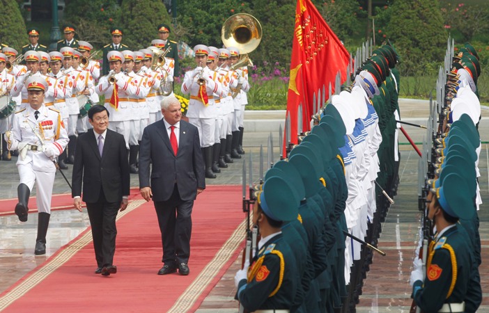 Руководители Вьетнама приняли президента Панамы Рикардо Мартинелли