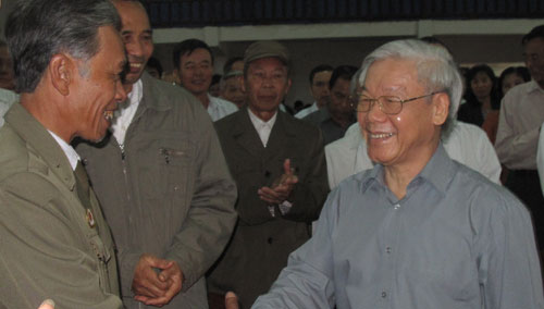 Нгуен Фу Чонг принял участие в Празднике национального единства в Намдине