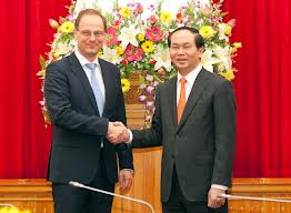 Министр общественной безопасности СРВ встретился с вице-премьером Венгрии