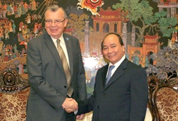 Вице-премьер СРВ Нгуен Суан Фук принял заместителя генерального секретаря ООН