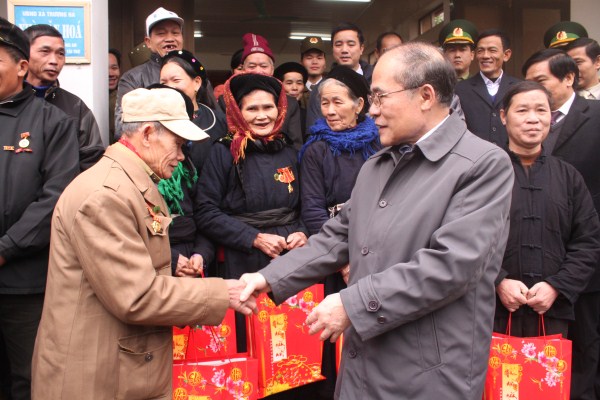 Председатель НС СРВ Нгуен Шинь Хунг совершил рабочую поездку в провинцию Каобанг