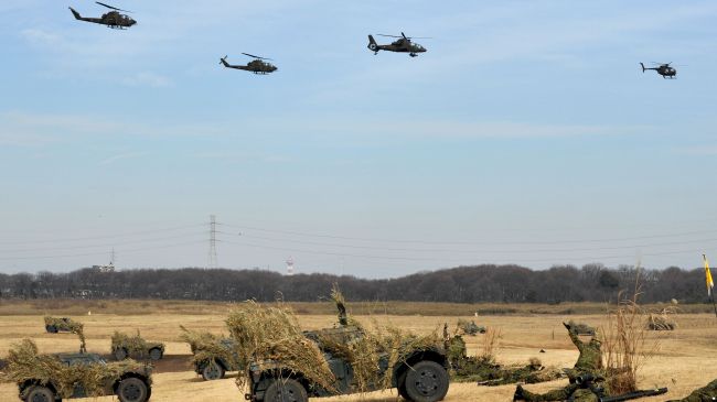 Япония провела военные учения по защите островов