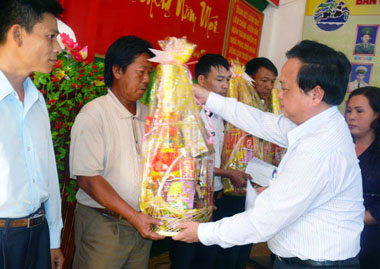 Переданы новогодние подарки военнослужащим на острове Хончуой