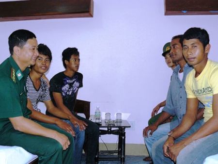 Вьетнамское судно помогло филиппинским рыбакам, терпящим бедствие на море