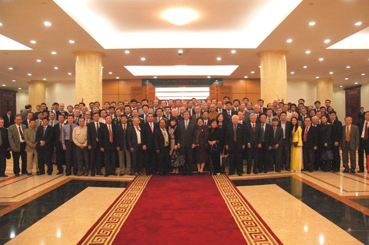 Секретариат ЦК КПВ провел встречу c интеллигентами и научными работниками страны