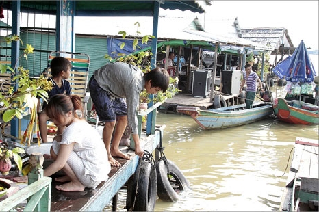 Вьетнамские эмигранты в Камбодже встречают Новый год по лунному календарю