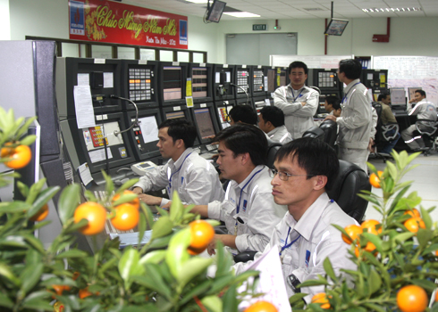 На заводе «Зунгкуат» царит предновогодняя рабочая атмосфера