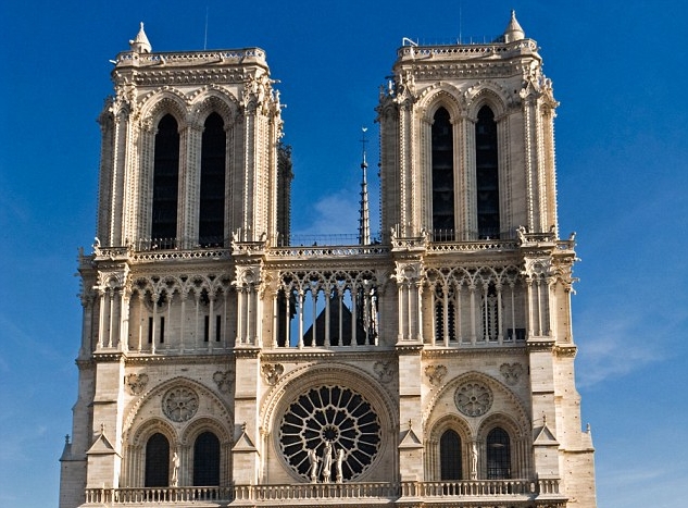 В Соборе Парижской Богоматери выставлены девять новых колоколов