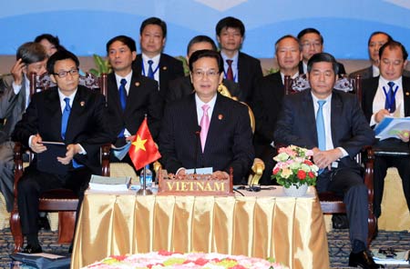 Нгуен Тан Зунг отправился в Лаос для участия в конференциях на высшем уровне